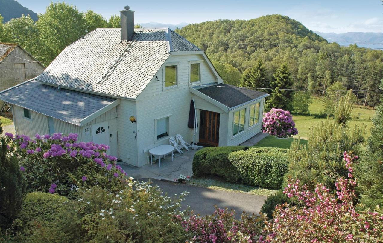 Stunning Home In Tau With House A Mountain View Kültér fotó